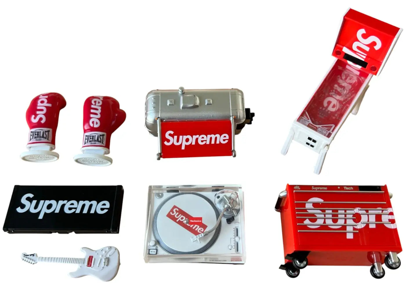 SUPREME x BANDAI Gashapon mini collectible - Guitarra