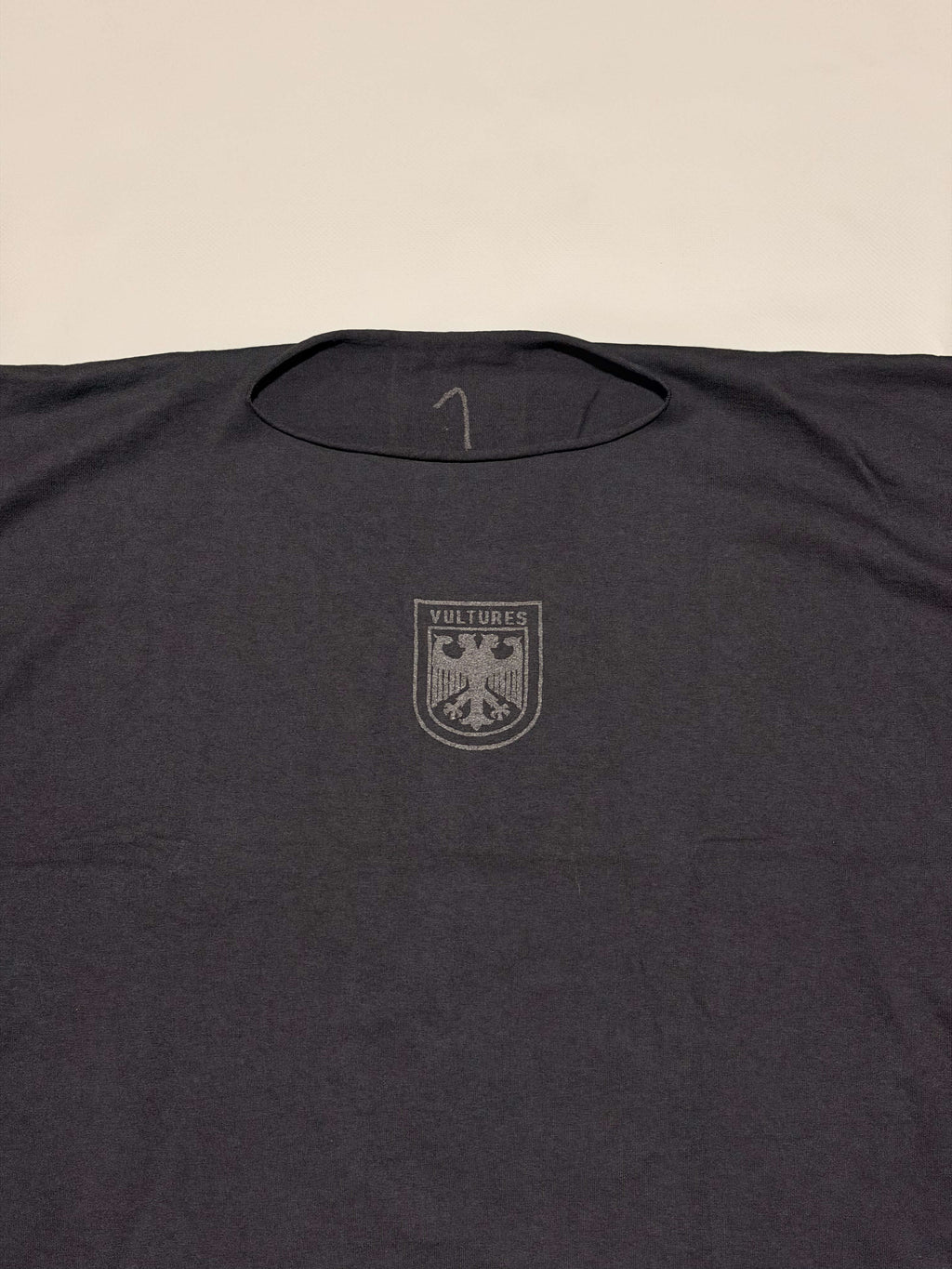 Yeezy Vultures tee black