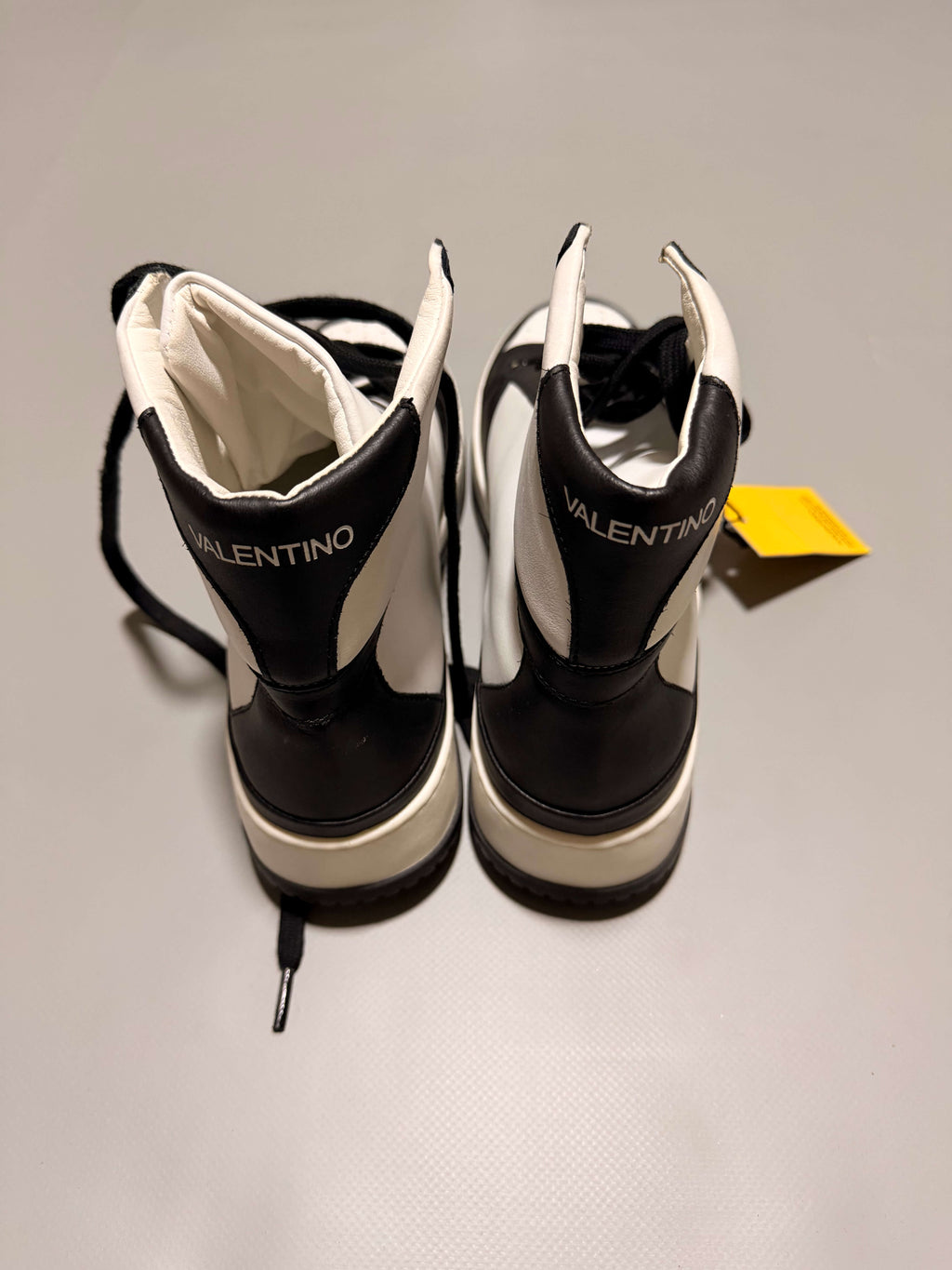 Valentino Garavani full cuero