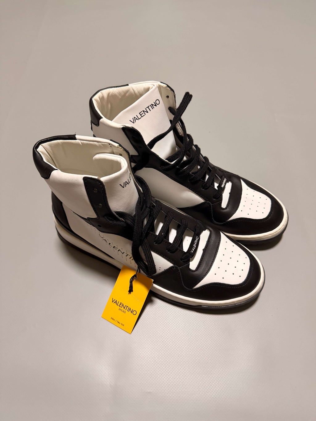 Valentino Garavani full cuero