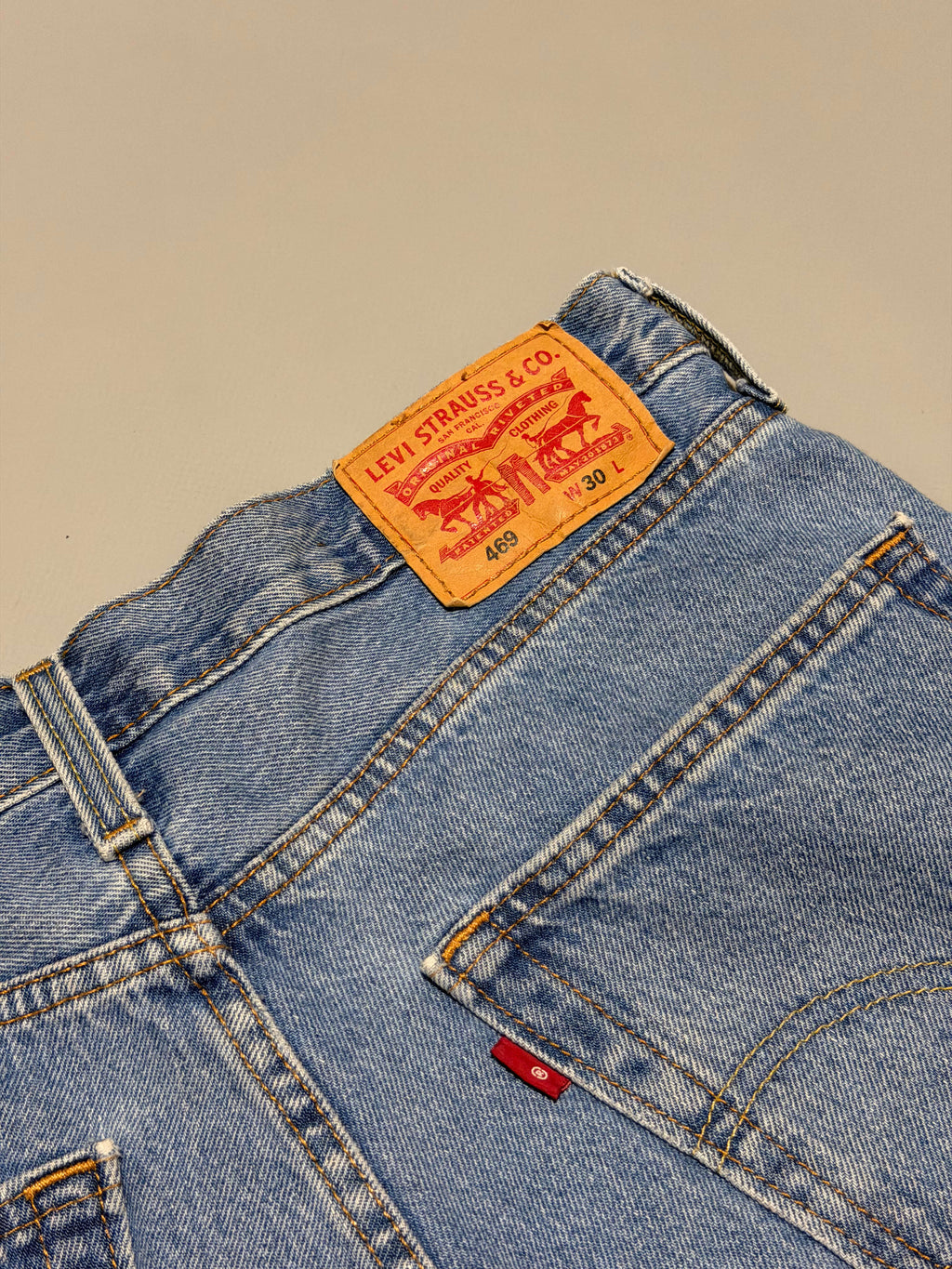 LEVI'S 469 denim loose shorts blue