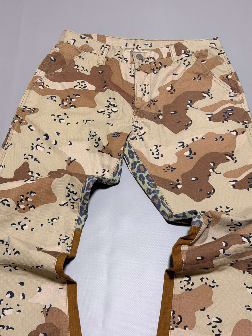 MNML flared camo pant