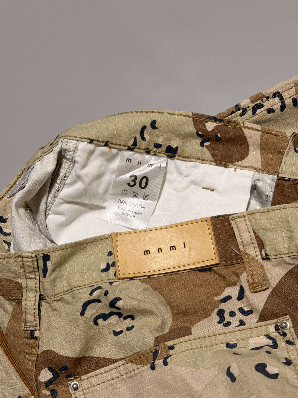 MNML flared camo pant