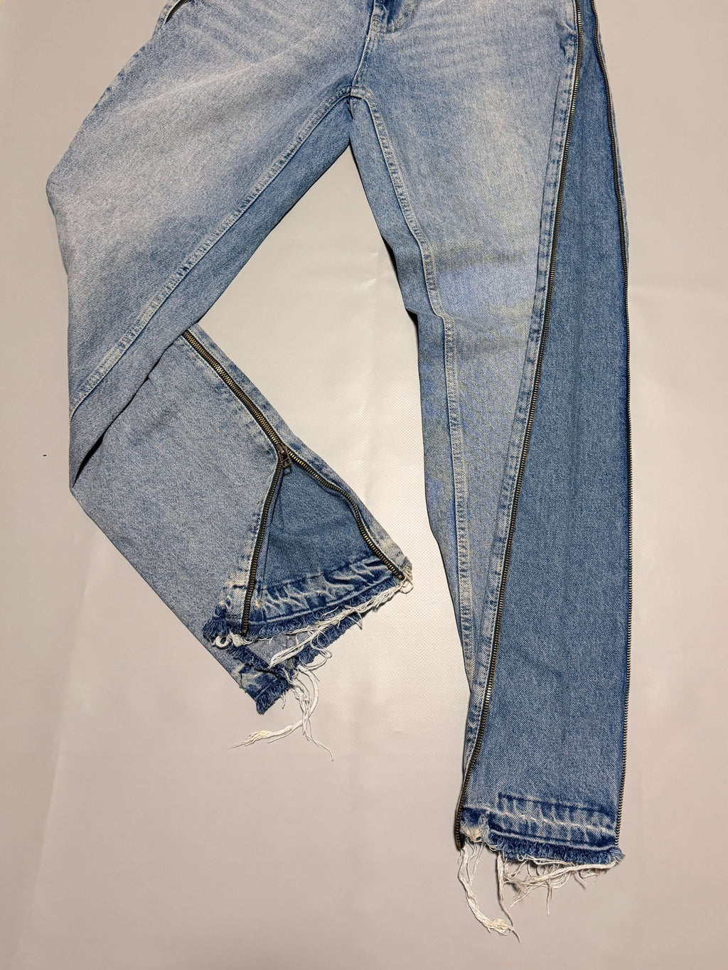 ZARA Flared zippered denim jean