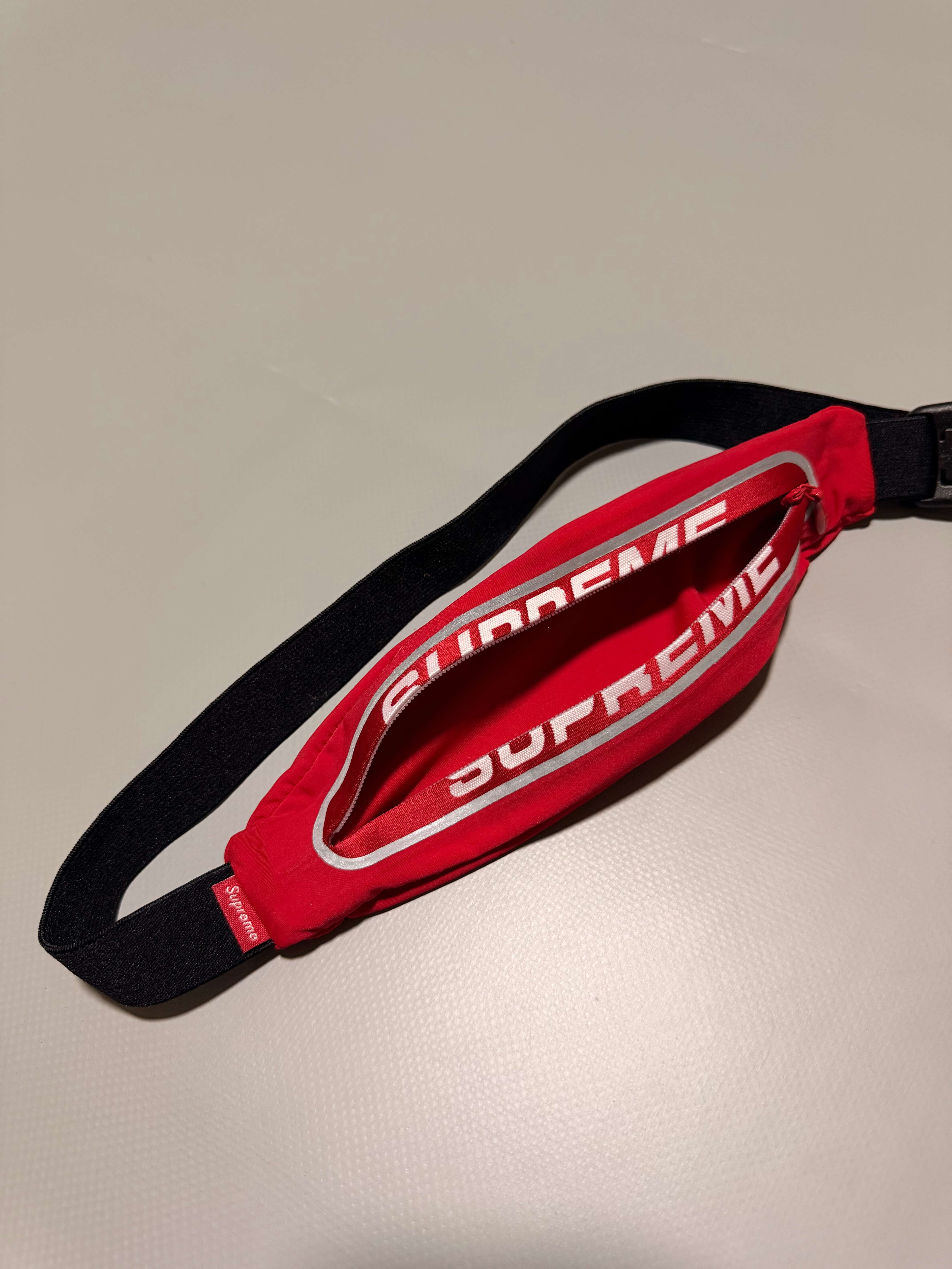 SUPREME Reflective Running Waistbag
