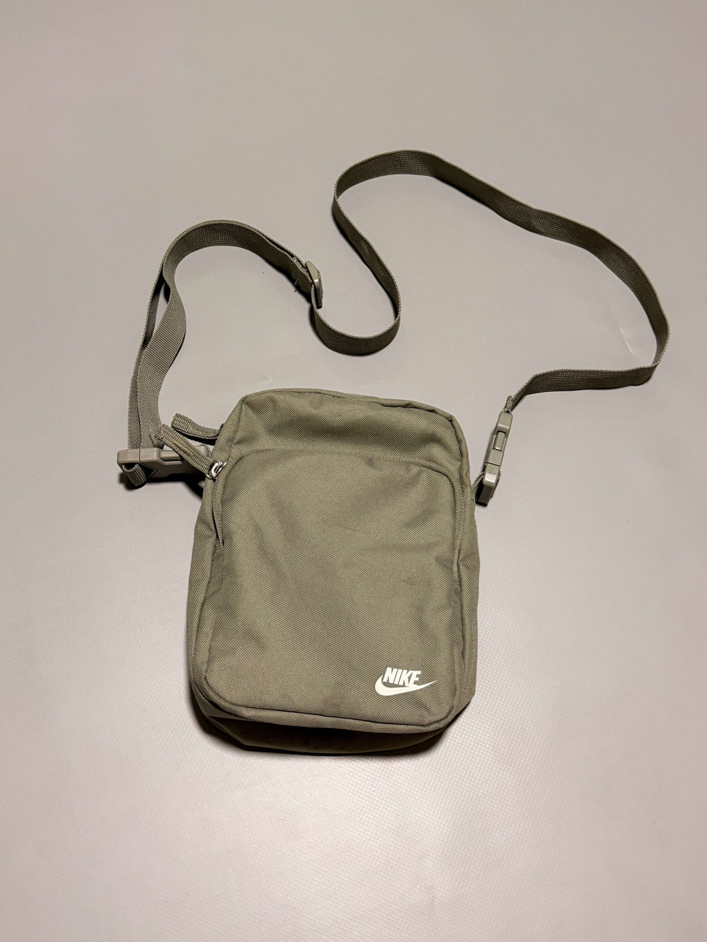 NIKE crossbody bag olive