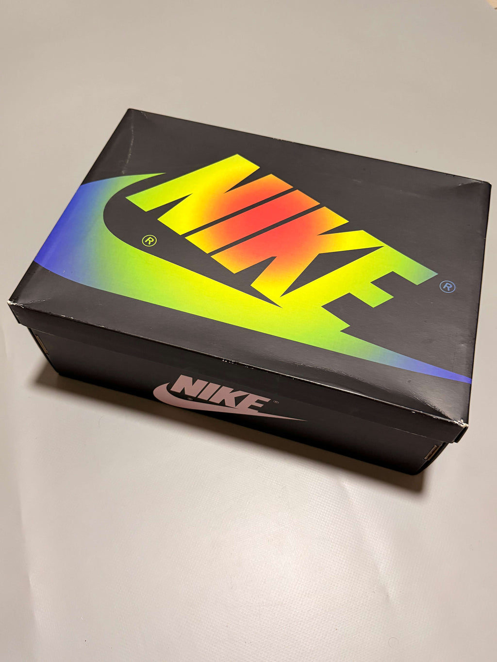 Jordan 1 Retro High J Balvin con caja