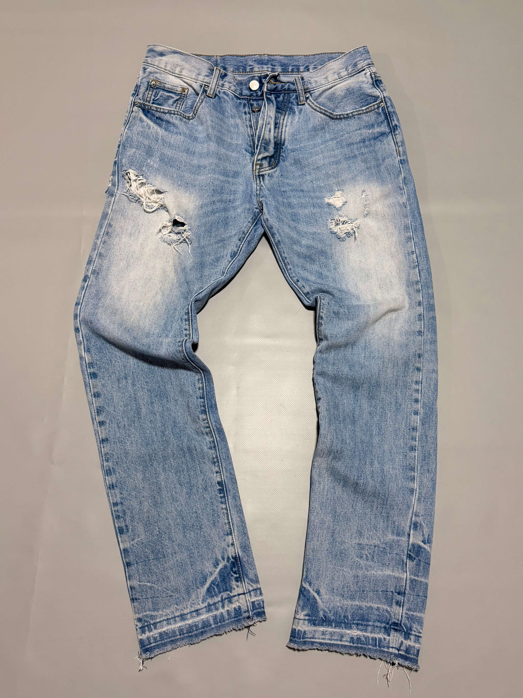 MNML distresed slim jeans