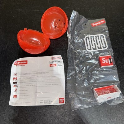 SUPREME x BANDAI Gashapon mini collectible - Pinball Machine